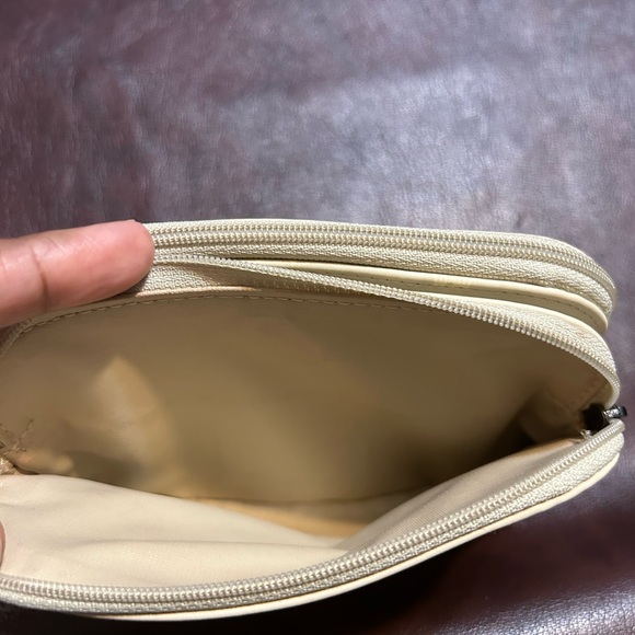 Rare Vintage…MCM Embossed Logo Faux Leather Clutch Cosmetic Pouch Bag Tan - Picture 4 of 11